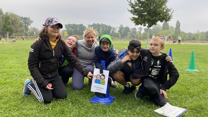 Eine Gruppe beim Sportfest